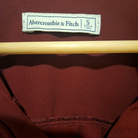 Abercrombie & Fitch Burgundy Tie Sleeve Button Blouse Top - Picture 6 of 7